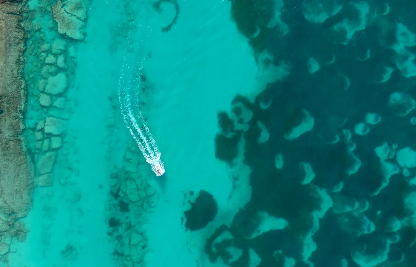 Journée en bateau dans le Grand Cul-de-Sac Marin lors d'un EVJF en Guadeloupe