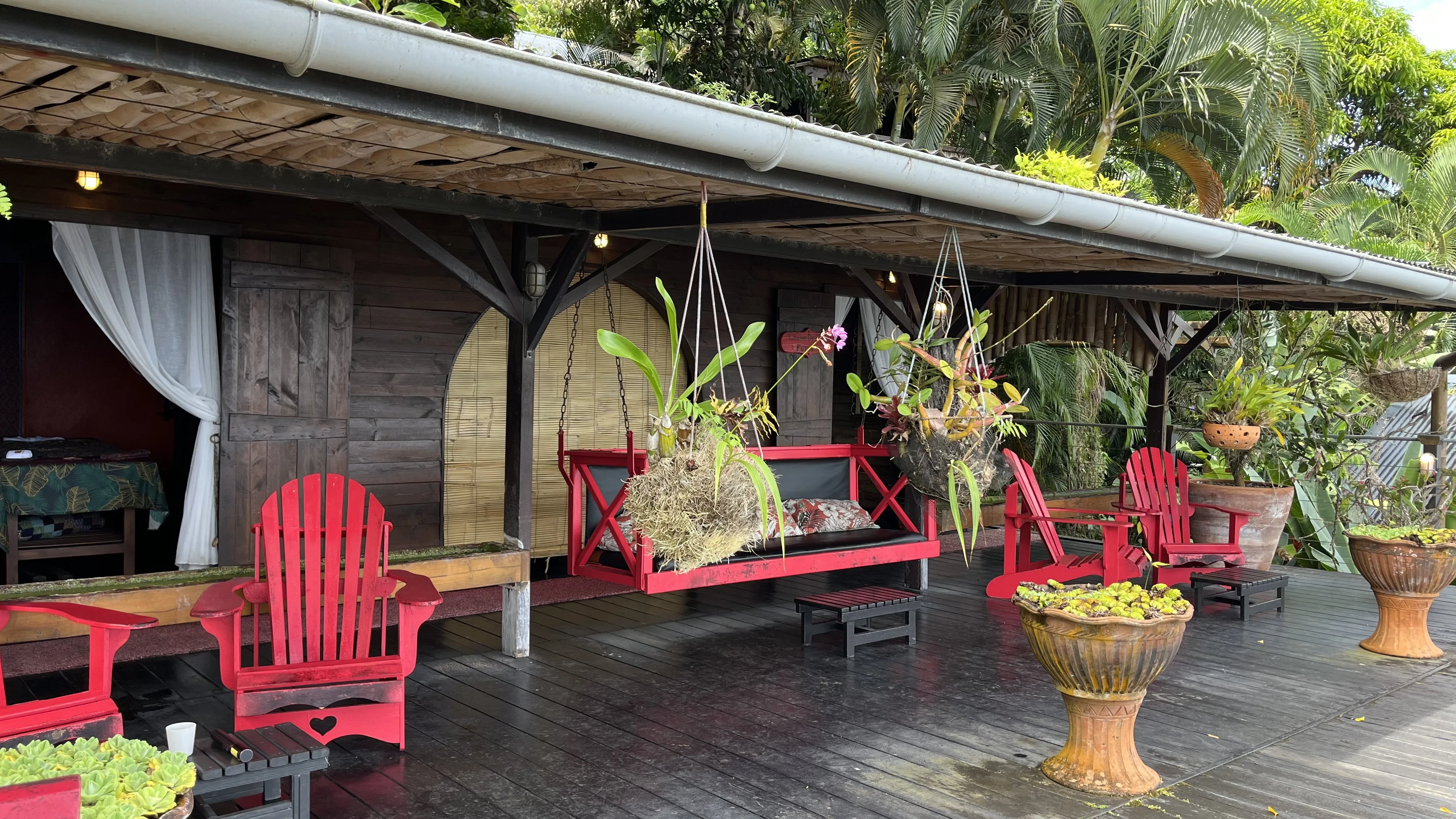 Le spa du Tendacayou immergé dans la forêt tropicale guadeloupéenne